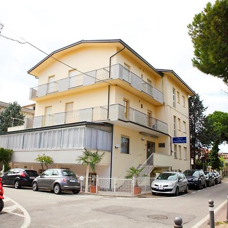 Hotel Lagomaggio Rimini Kültér fotó