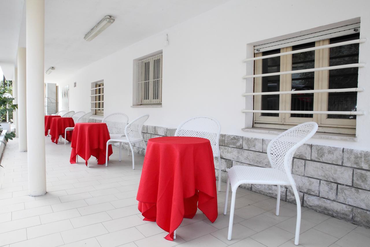 Hotel Lagomaggio Rimini Kültér fotó
